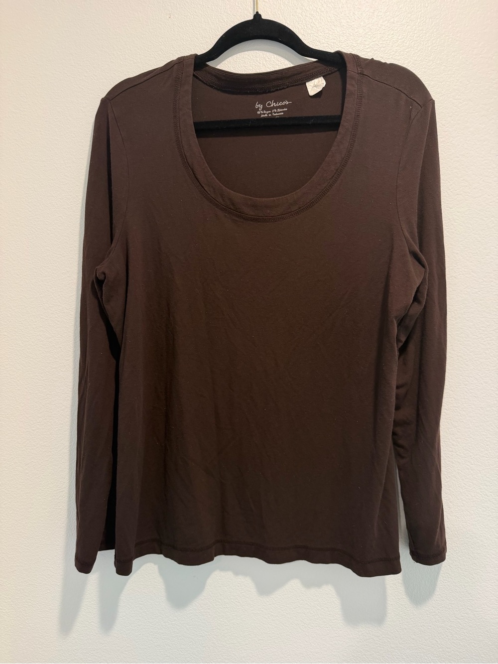 Chico's Chocolate Brown Long-Sleeve Scoop Neck Tee